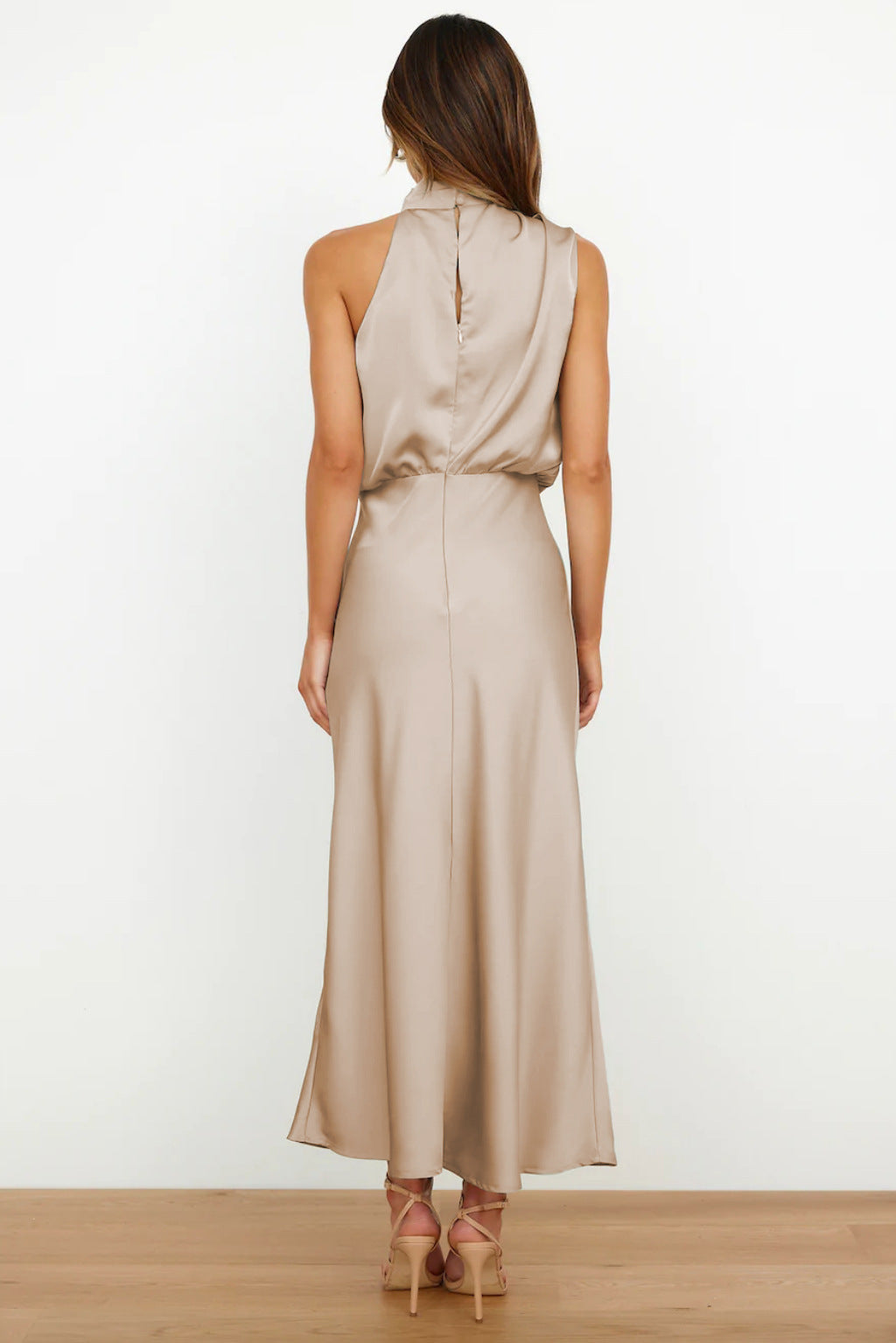 Novae | Vestido con escote americano