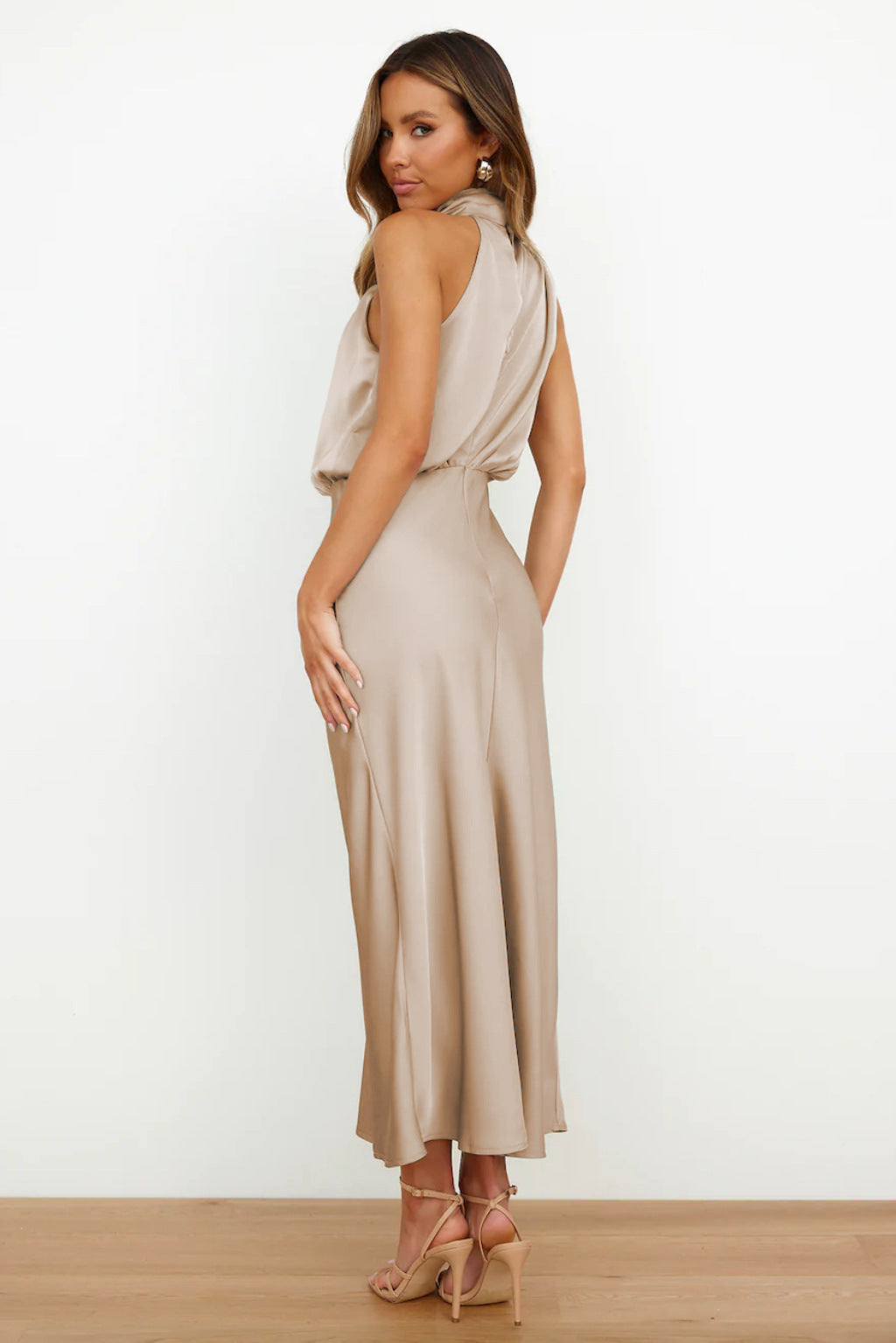 Novae | Vestido con escote americano