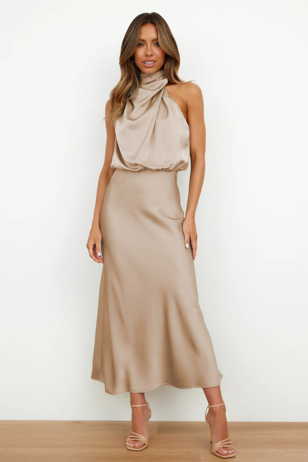 Novae | Vestido con escote americano
