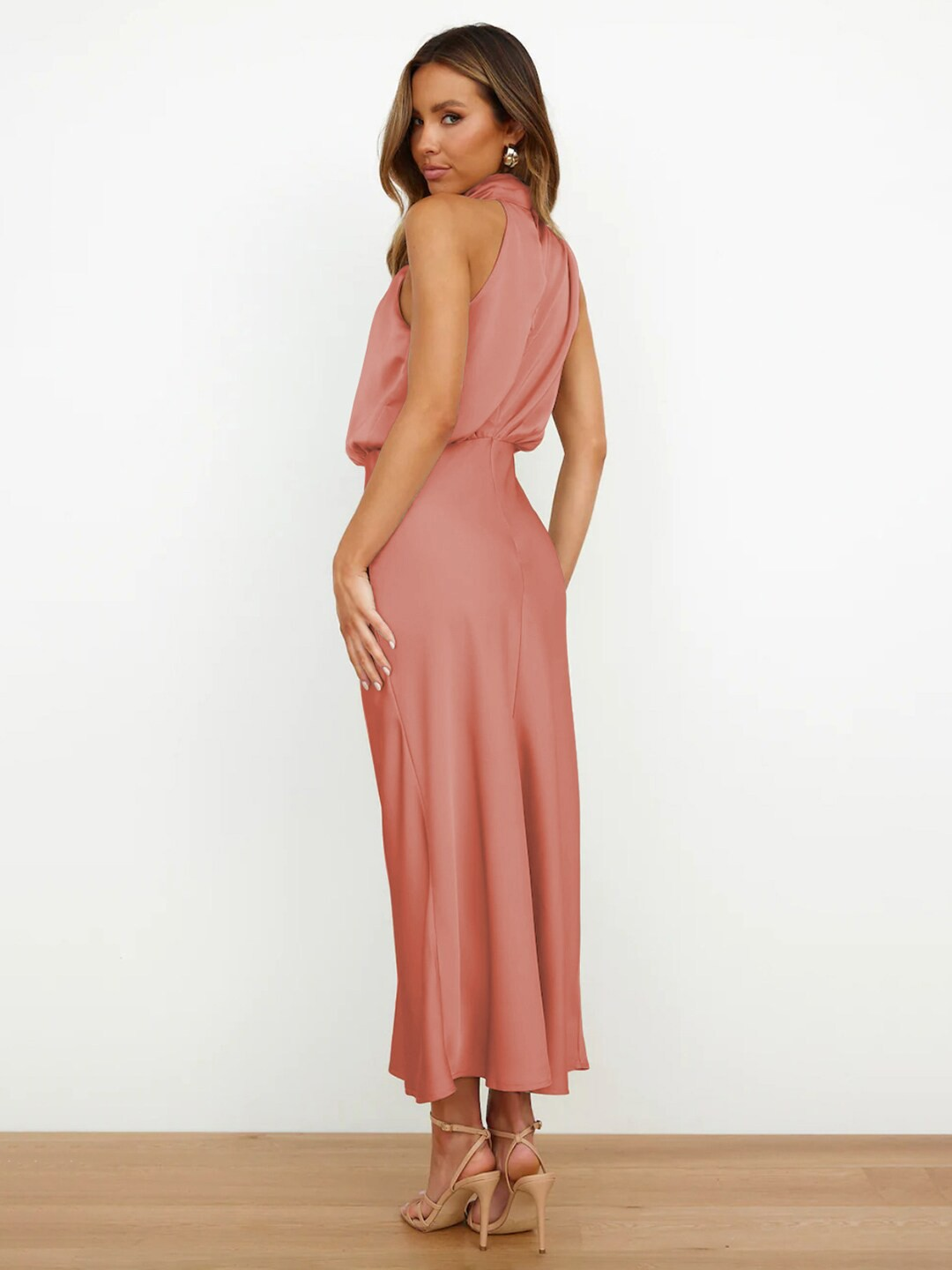 Novae | Vestido con escote americano